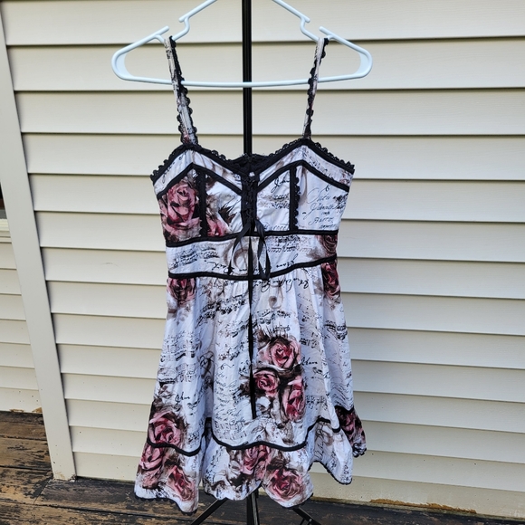 Hot Topic Dresses & Skirts - Hot Topic Music & Roses Corset Dress (S)